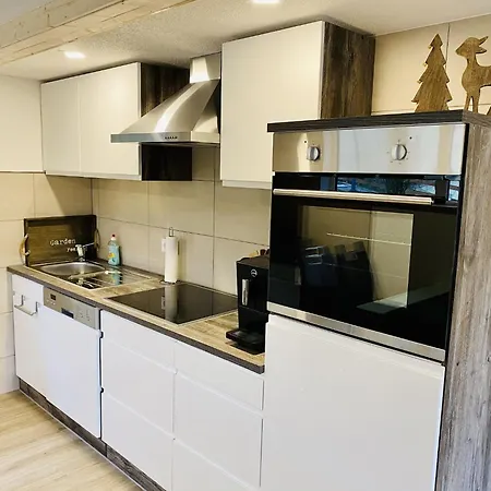 Retreat With Private Garden, Cleaning Included Vakantiehuis